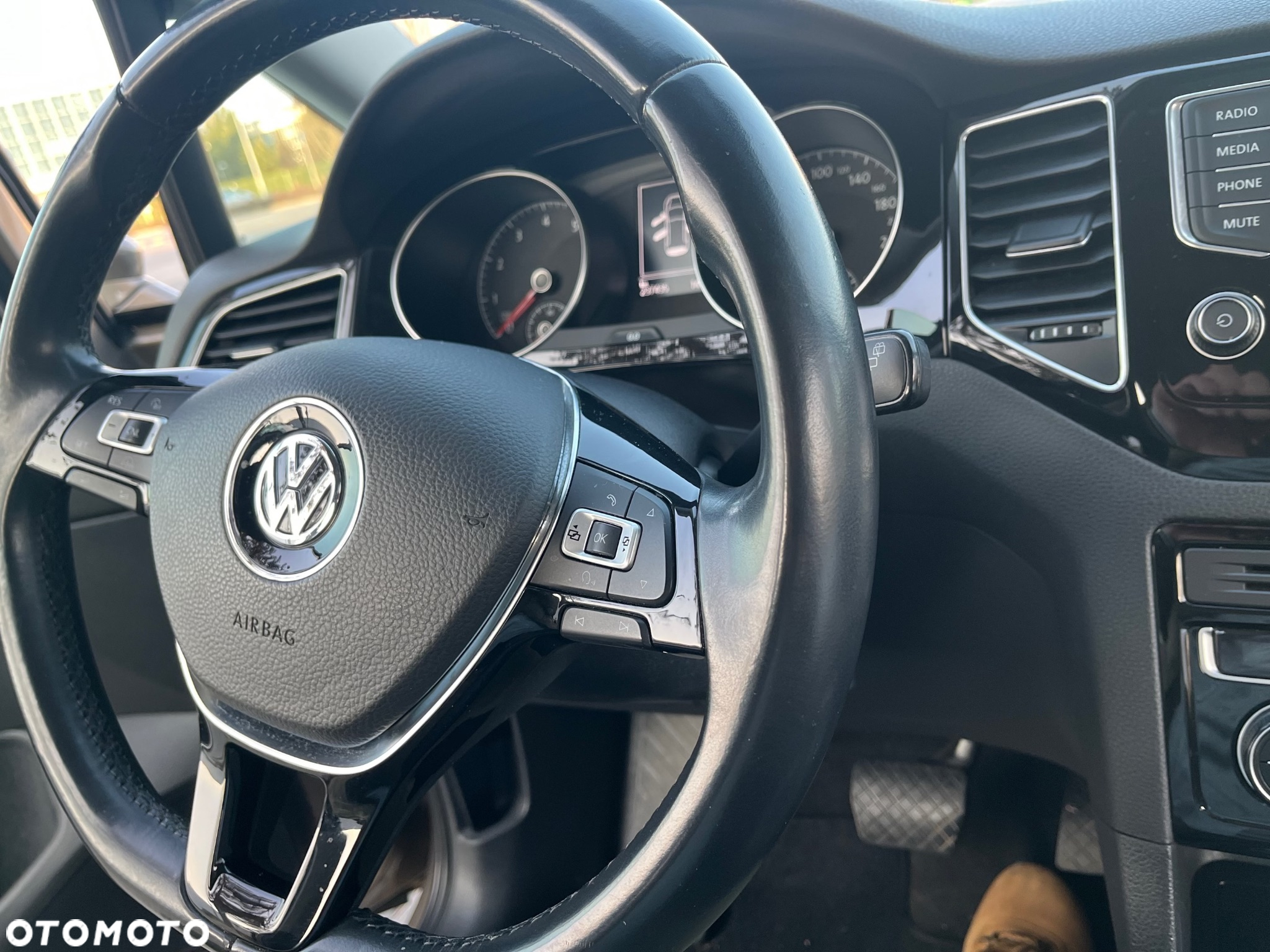 Volkswagen Golf Sportsvan 1.2 TSI (BlueMotion Technology) DSG Comfortline - 38
