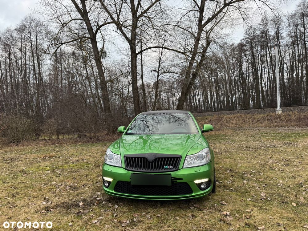 Skoda Octavia Combi 2.0 TDI DPF RS - 10