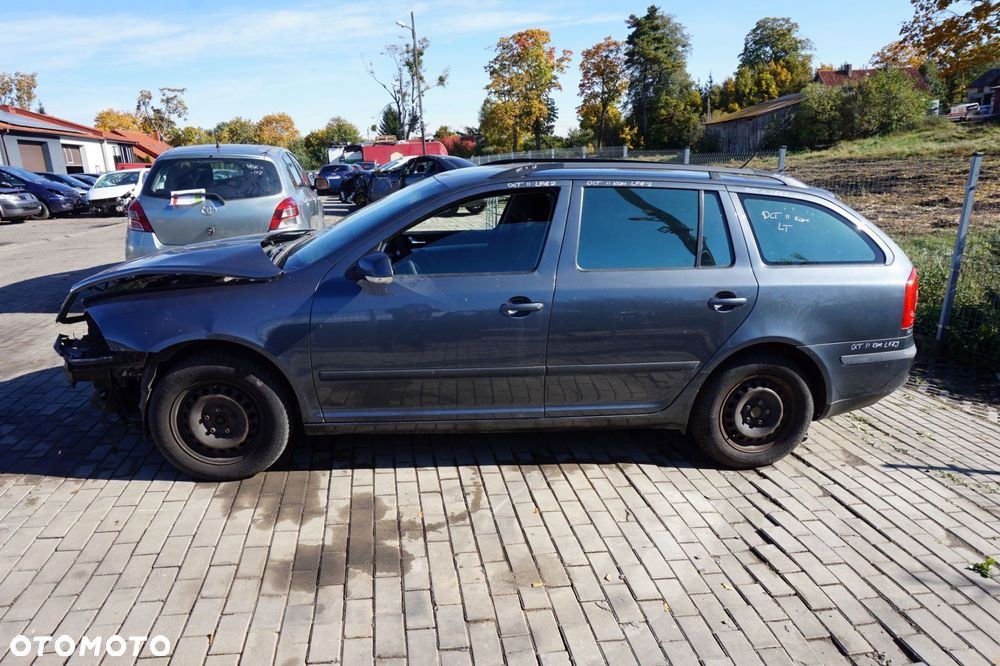 SKODA OCTAVIA II KOMBI 2008 9153 1.6 FSI BLF 115KM JHW SZARY na części - 2