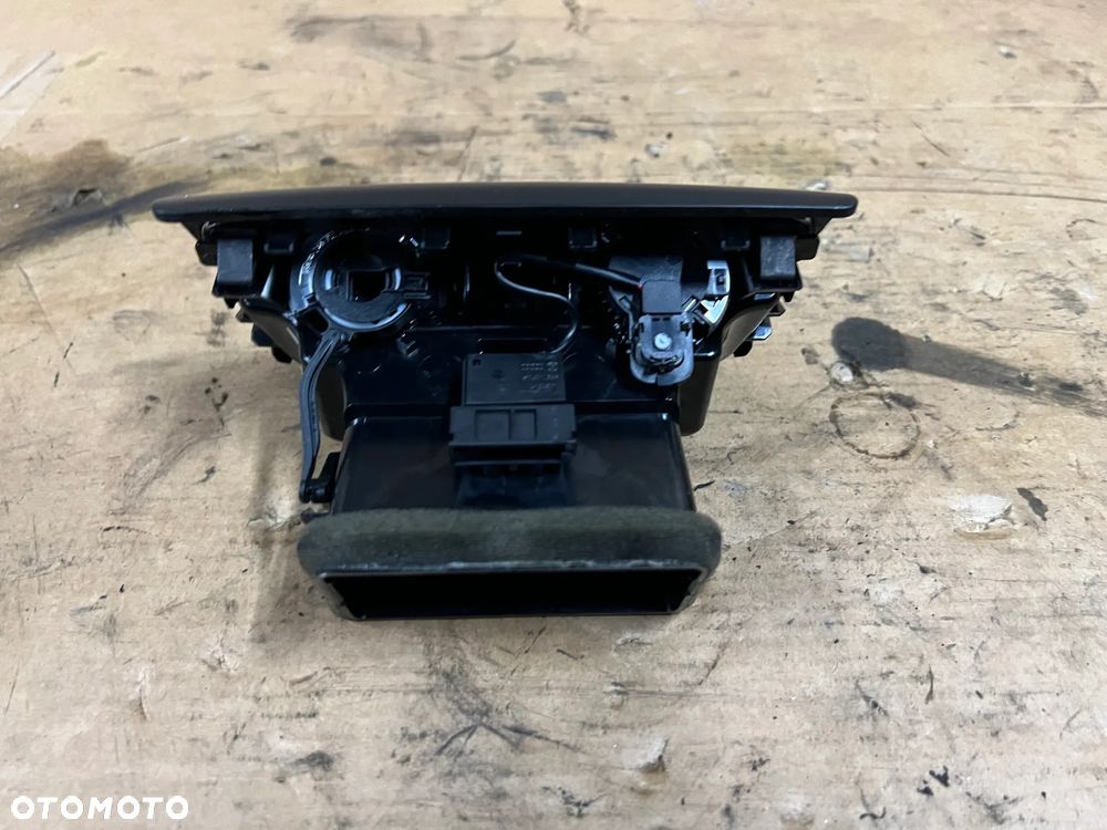 Kratka nawiewu powietrza tył tylna Audi A4 B8 Lift 8K0819203H - 3