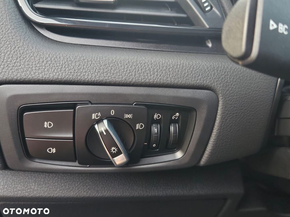 BMW Seria 2 216i - 16