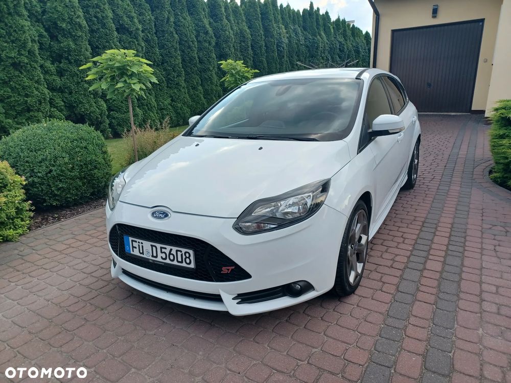 Ford Focus 2.0 EcoBoost ST mit Leder-Sport-Paket - 9