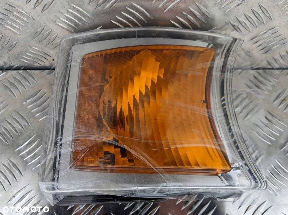 KIERUNKOWSKAZ KIERUNEK SCANIA R LAMPA XENON PRAWY - 1