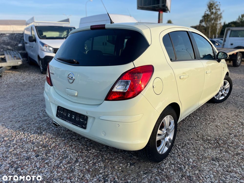 Opel Corsa 1.4 16V Satellite - 37
