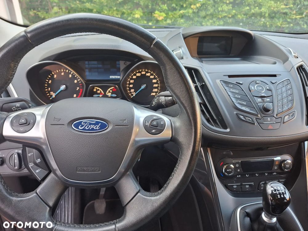 Ford Kuga 1.5 EcoBoost 2x4 Titanium - 6