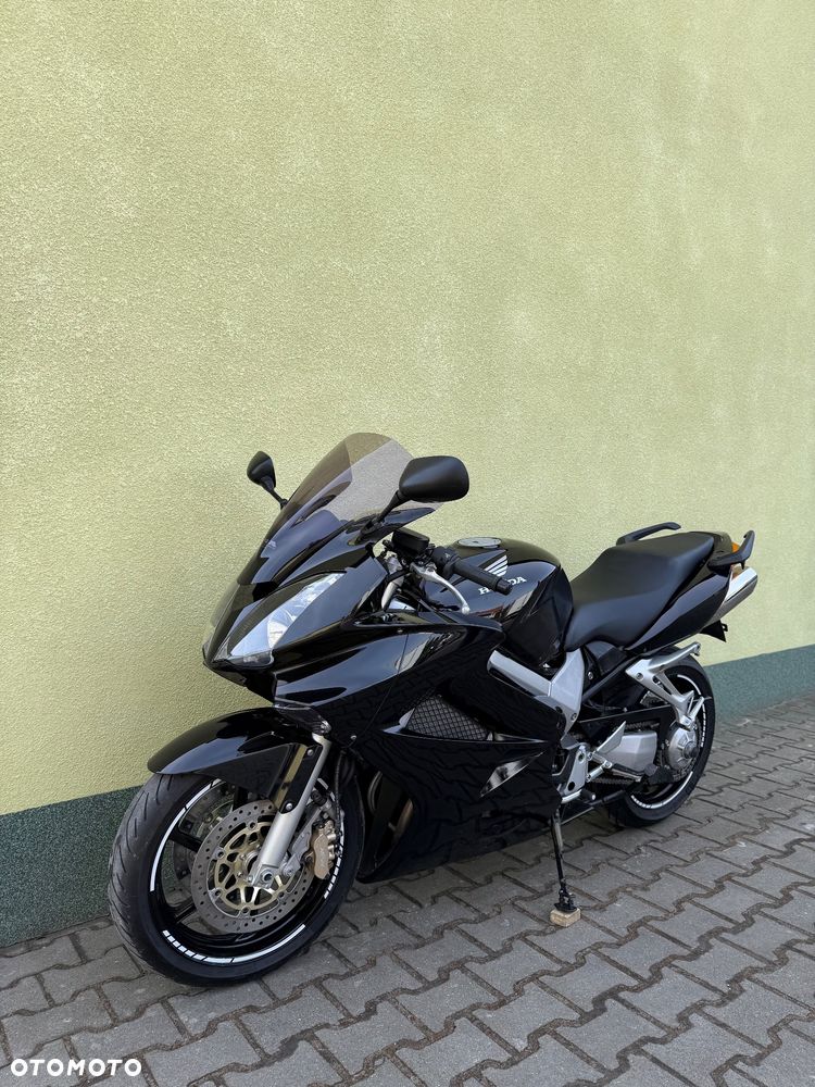 Honda VFR - 28