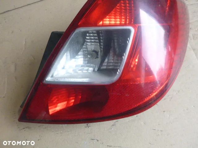 LAMPA PRAWY TYŁ PRAWA TYLNA OPEL CORSA D - 4