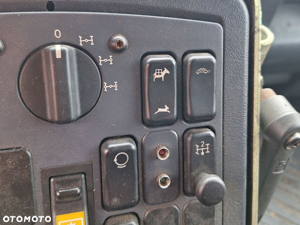 Versalift Unimog U400 4X4+ Stratos B30 24 Valn + Shmidt Kl V32 - 22