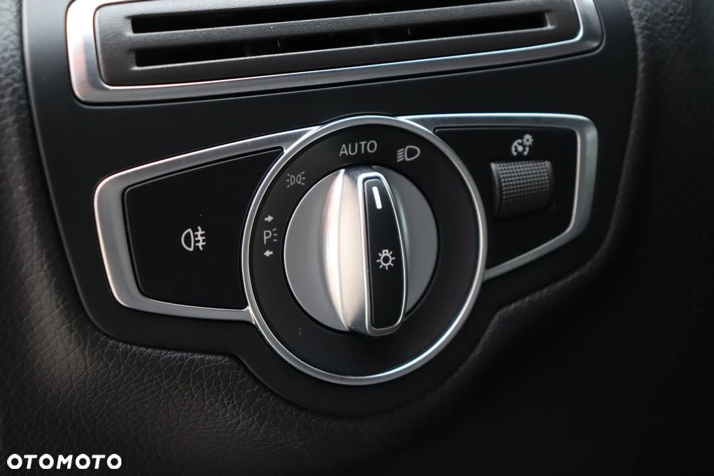 Mercedes-Benz Klasa C 220 d 9G-TRONIC Edition 19 - 22