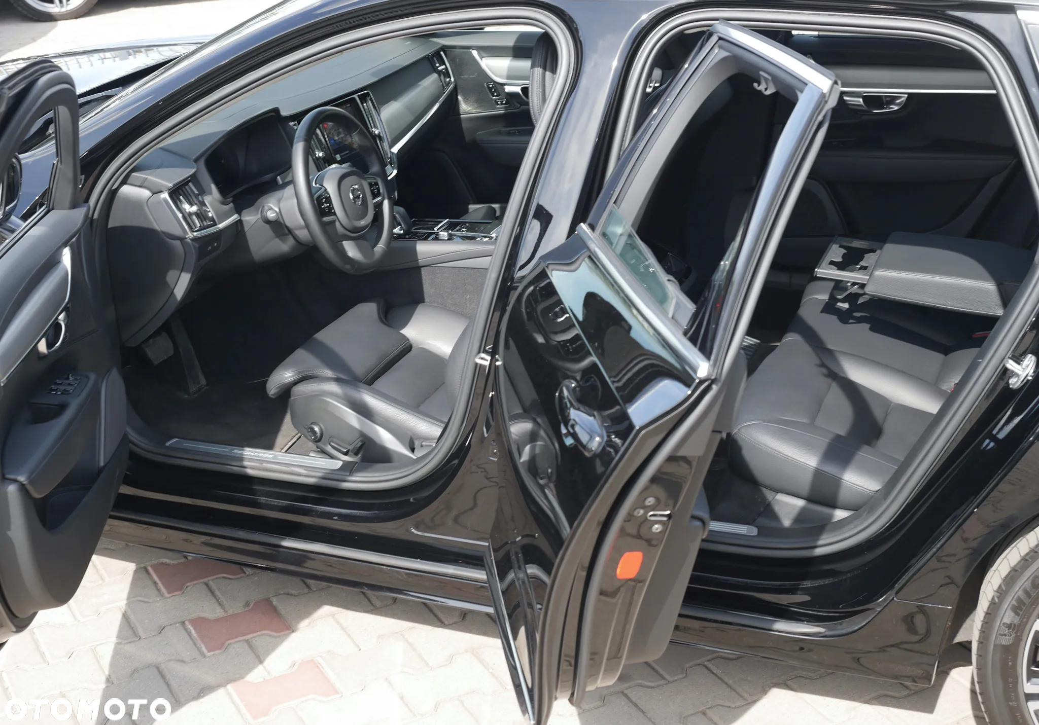 Volvo V90 T6 AWD Plug-In Hybrid Plus Bright - 22