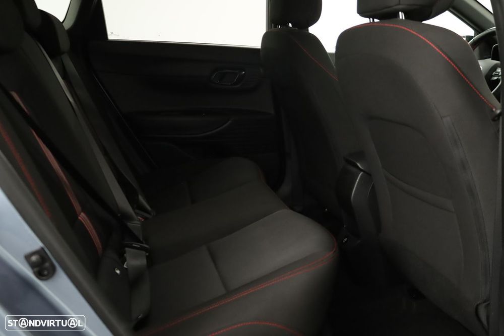 Hyundai i20 - 24