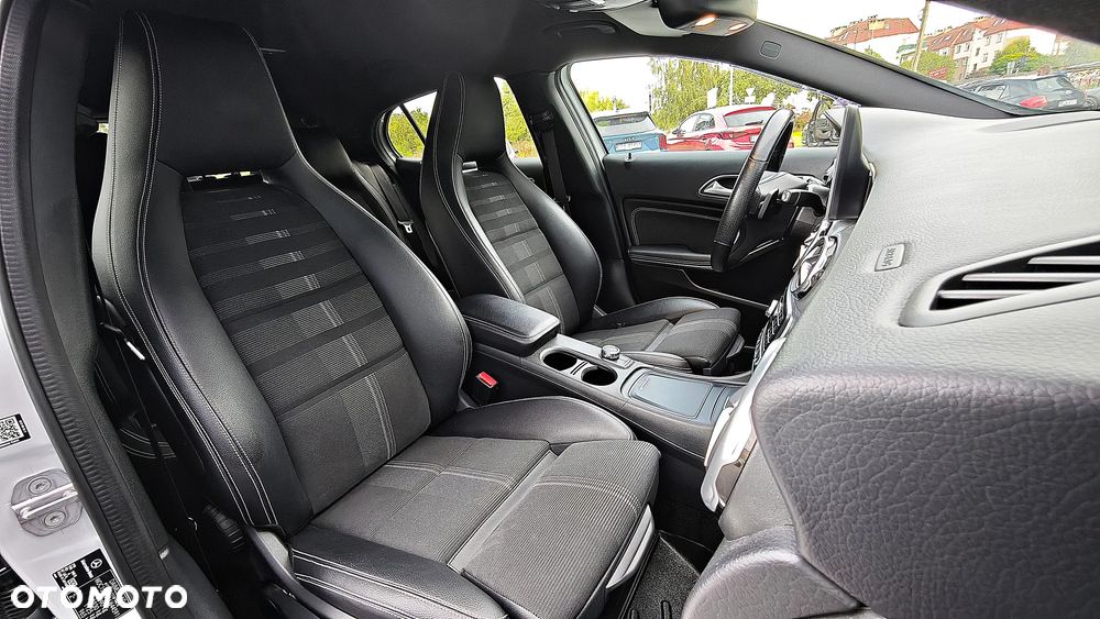 Mercedes-Benz GLA 220 d 4-Matic AMG Line - 19