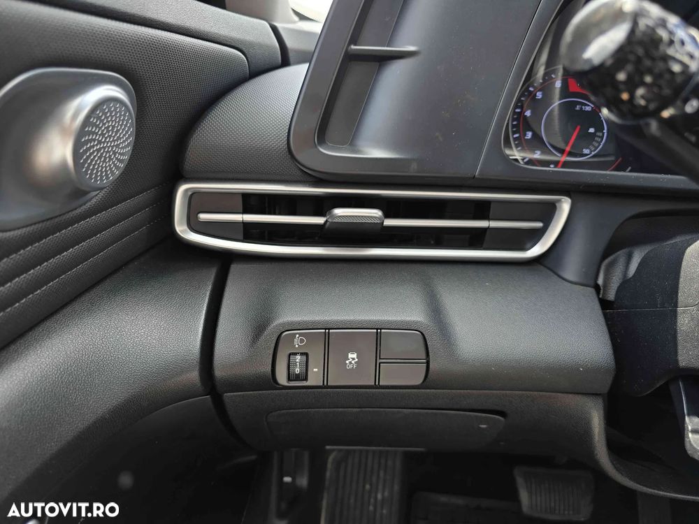 Hyundai Elantra - 16