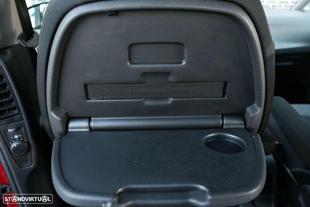 Citroën C4 Spacetourer 1.5 BlueHDi Shine — fotografia 18