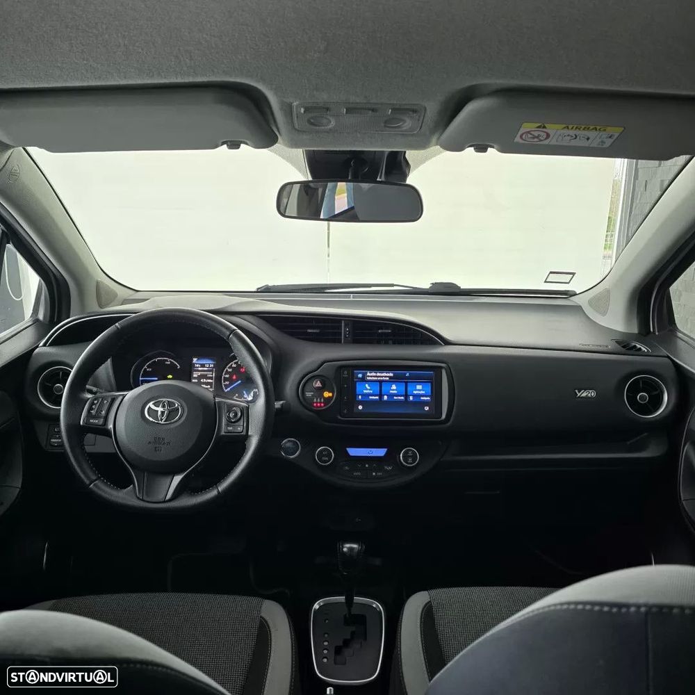 Toyota Yaris 1.5 HSD 20 Anos - 14
