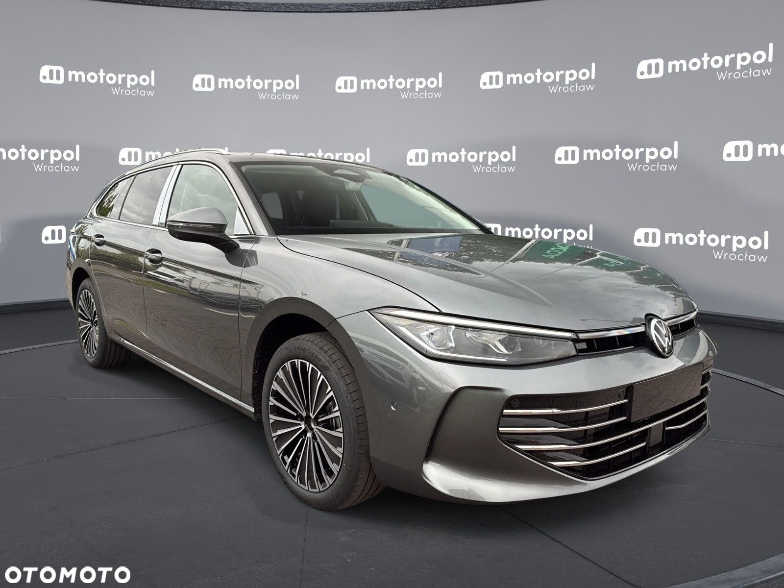 Volkswagen Passat - 12