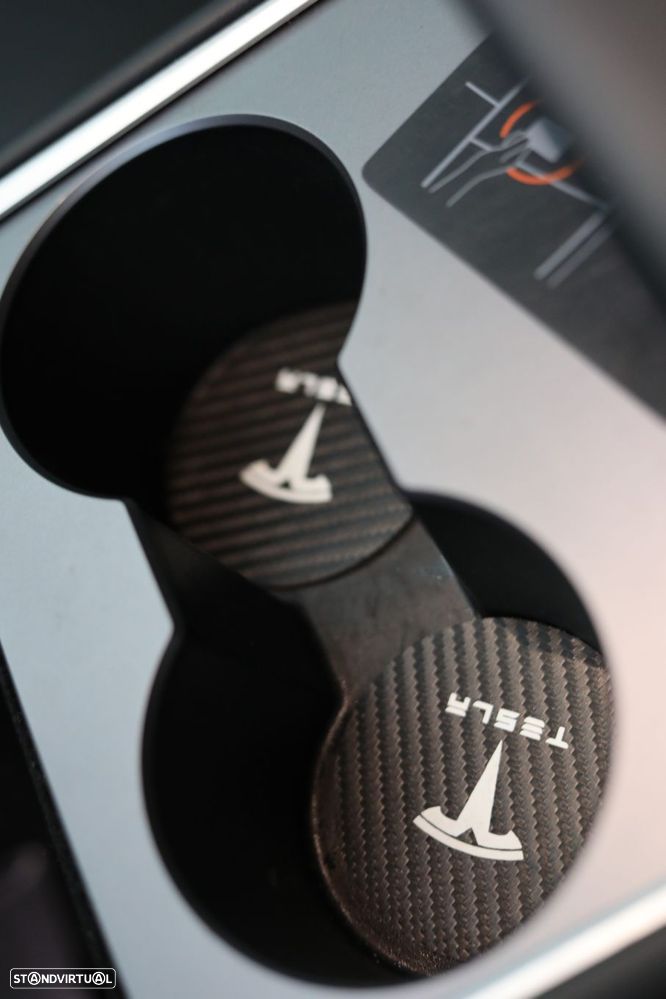 Tesla Model Y Long-Range RWD - 37