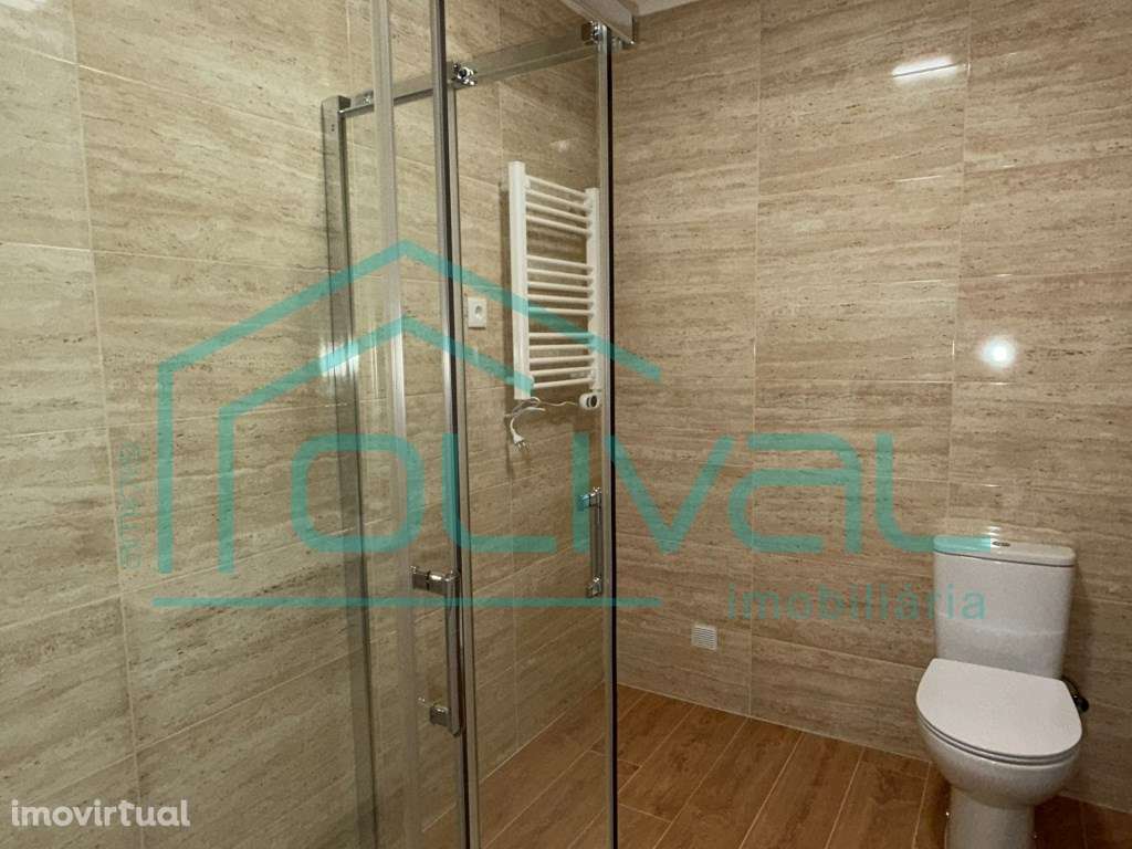 Apartamento T2 Renovado 5 minutos da Estação dos Comboios - Grande imagem: 4/27