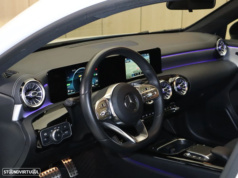 Mercedes-Benz A 250 Limousine e AMG Line - 20