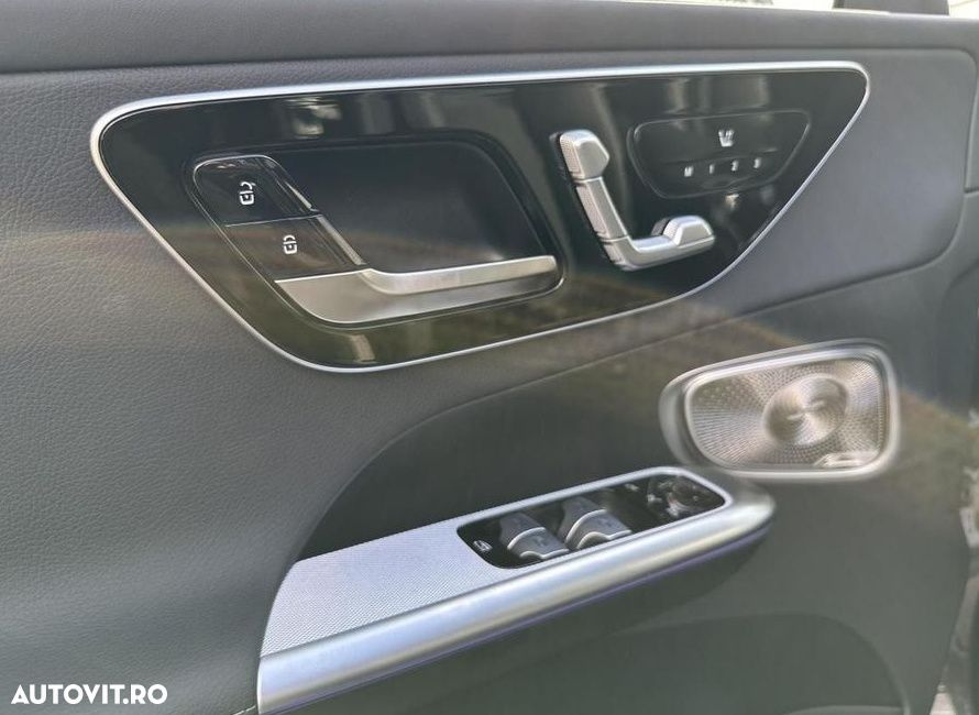 Mercedes-Benz GLC 300 e 4Matic 9G-TRONIC AMG Line Advanced - 12