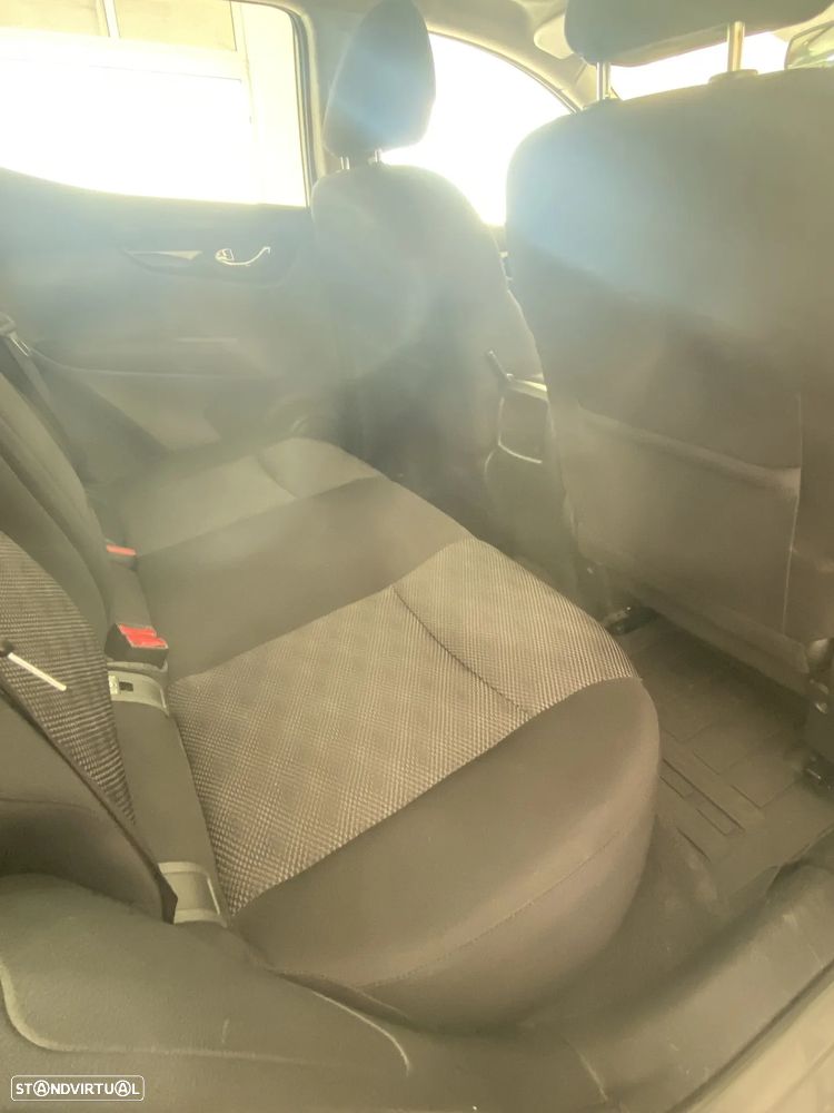 Nissan Qashqai 1.5 dCi N-Connecta - 14