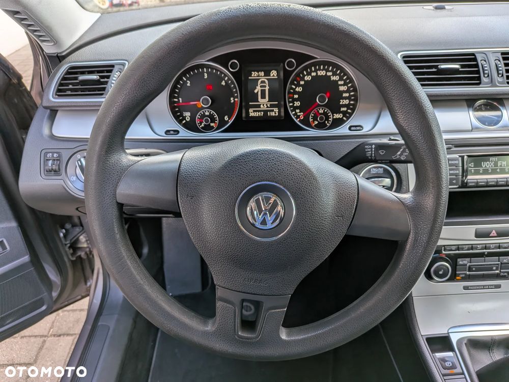Volkswagen Passat - 15