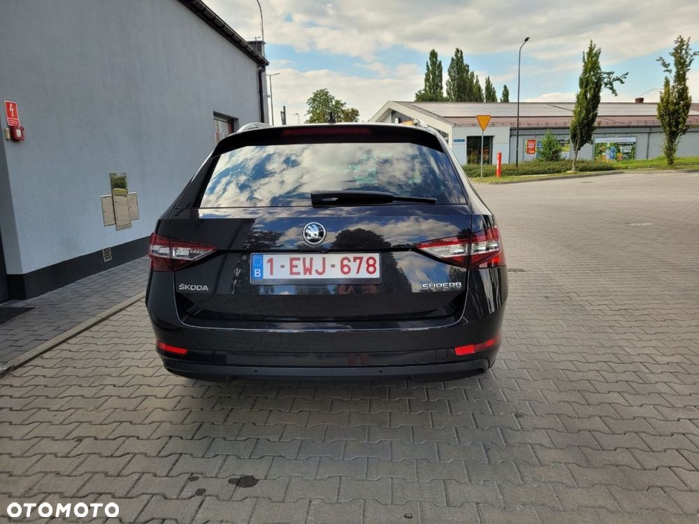 Skoda Superb 2.0 TDI Style - 9