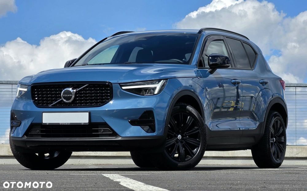 Volvo XC 40 B3 Ultra Dark - 4