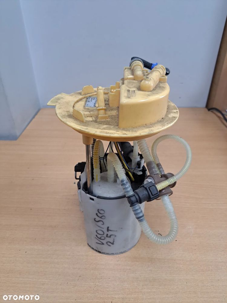 VOLVO S60 V60 2.5 T POMPA PALIWA PALIWOWA 31355935