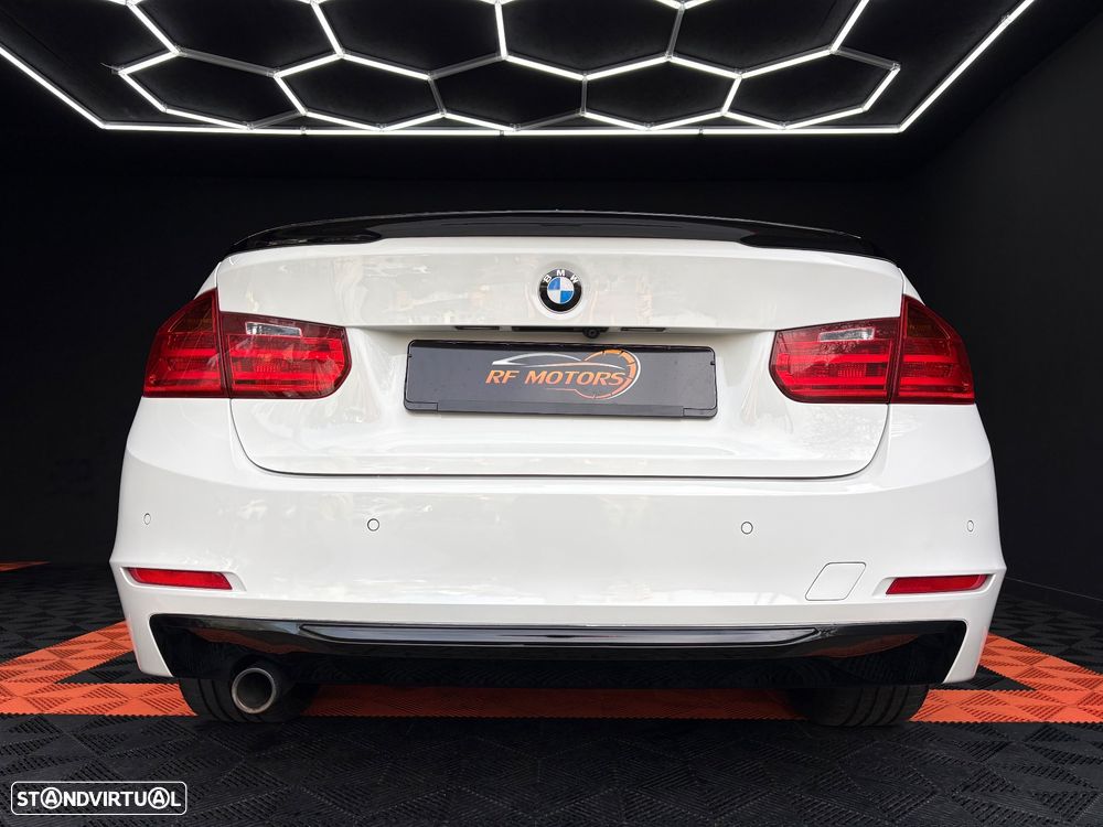 BMW 318 d Aut. Blue Performance Sport Line - 26