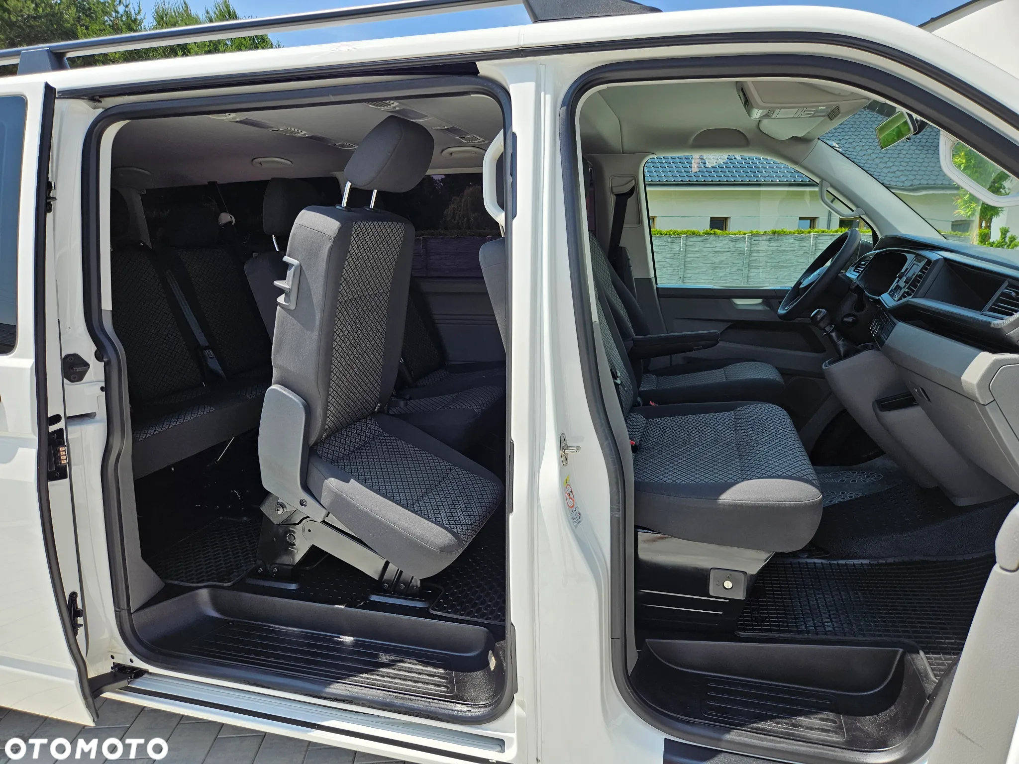 Volkswagen Caravelle 6.1 2.0 TDI L2 Comfortline - 8