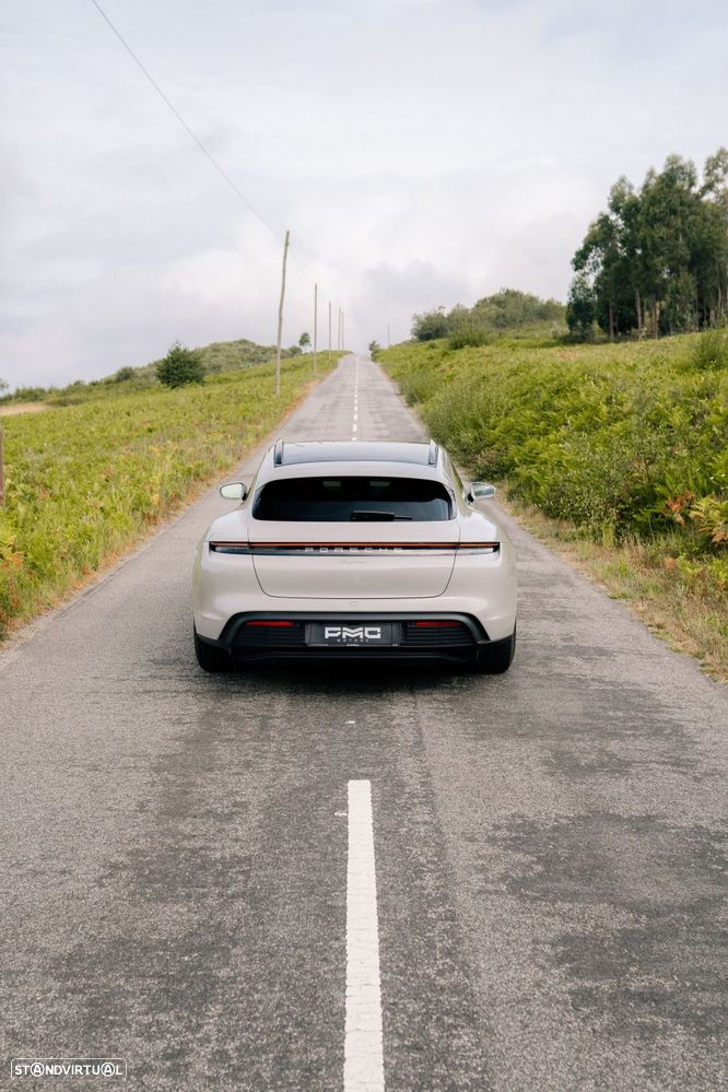 Porsche Taycan Sport Turismo - 45
