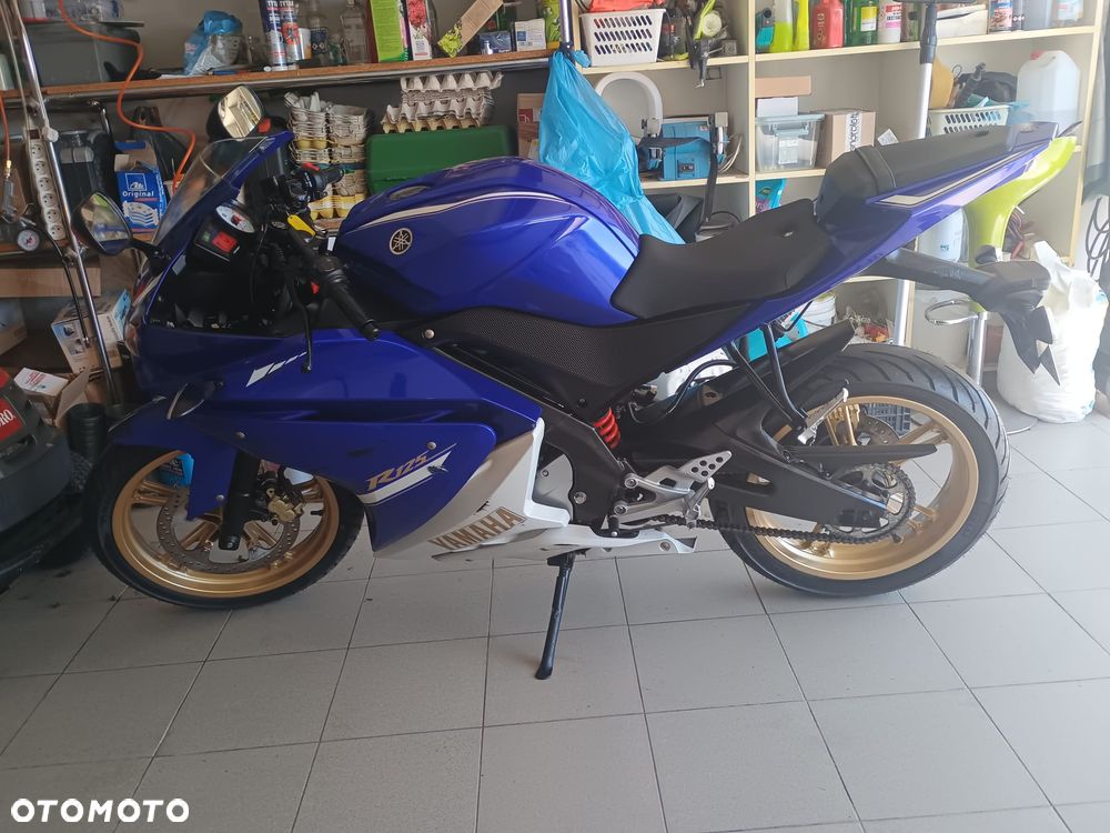 Yamaha YZF - 4