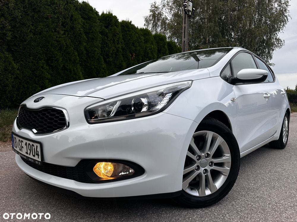 Kia Ceed 1.4 CVVT Dream Team Edition - 1