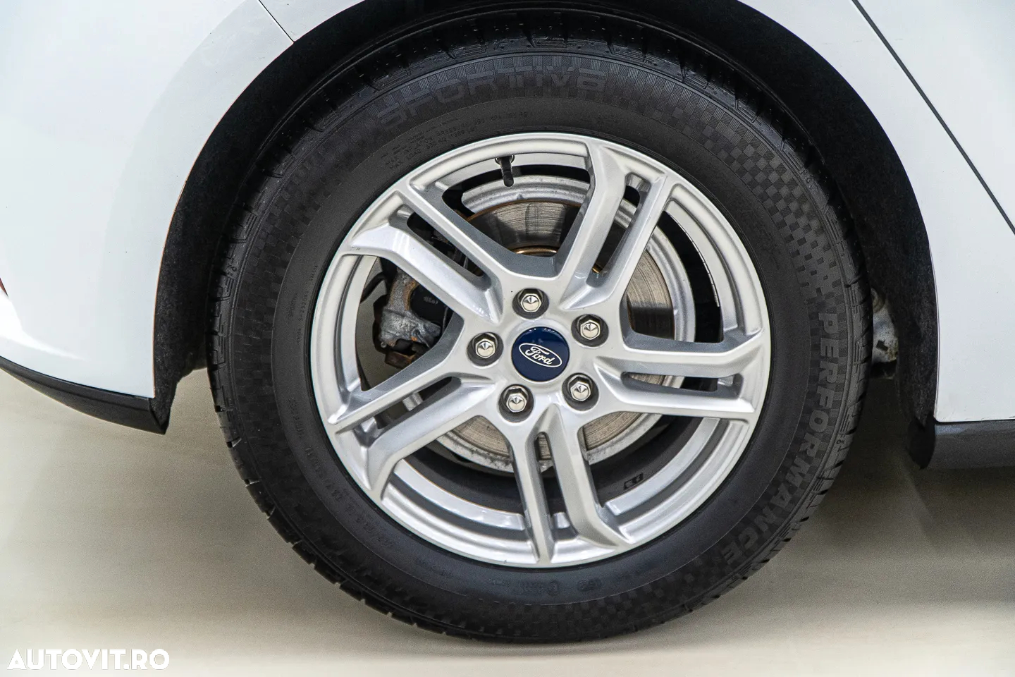 Ford Focus 1.0 EcoBoost Trend Edition - 35