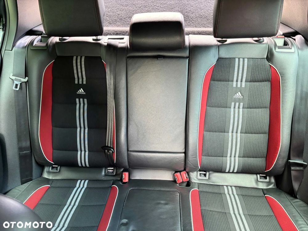 Volkswagen Golf VI 2.0 TSI GTI - 10