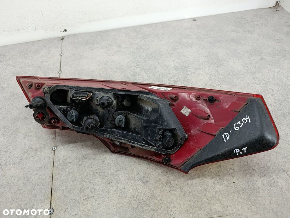 LAMPA TYLNA PRAWA OPEL INSIGNIA A 13226857 VP9TTX-13404-A  VISTEON KOMBI - 11