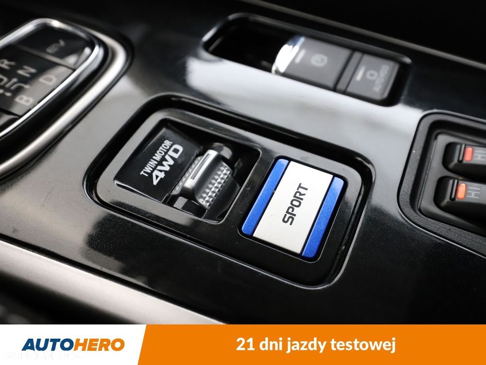 Mitsubishi Outlander - 26