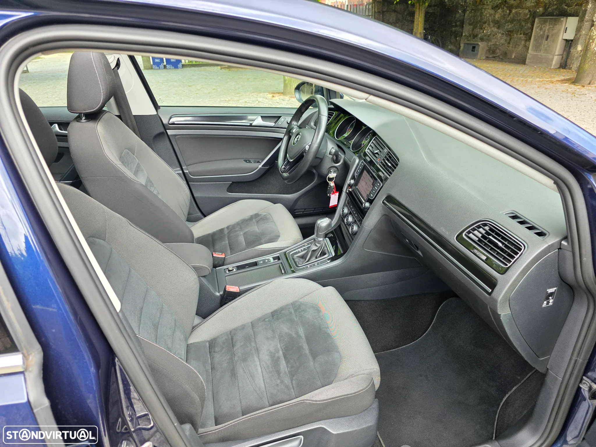 VW Golf Variant 1.6 TDi Highline DSG - 19