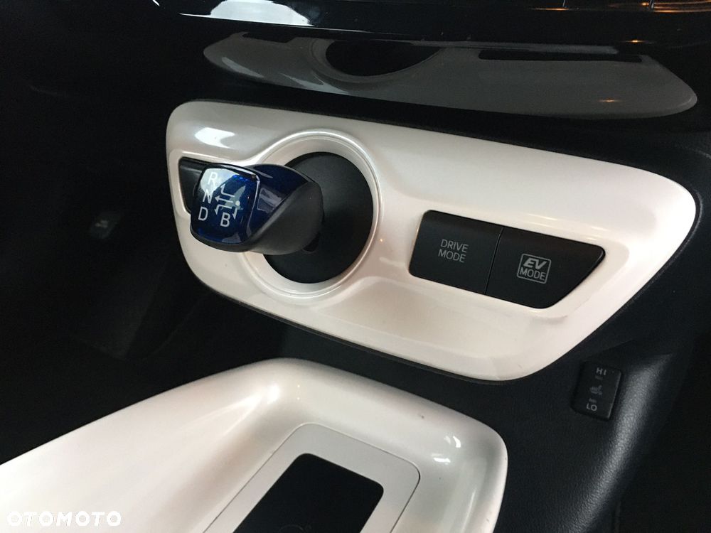 Toyota Prius 1.8 Hybrid Prestige - 25