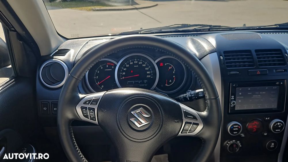 Suzuki Grand Vitara 1.9 DDiS Comfort - 14