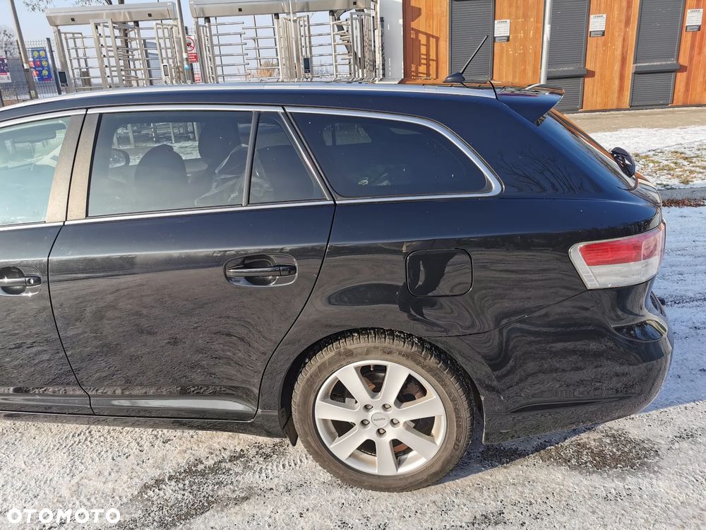 Toyota Avensis 2.0 D-4D - 7