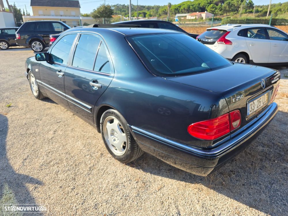 Mercedes-Benz E 250 TD Classic - 7