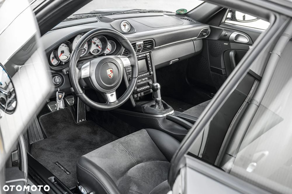 Porsche 911 Turbo - 24