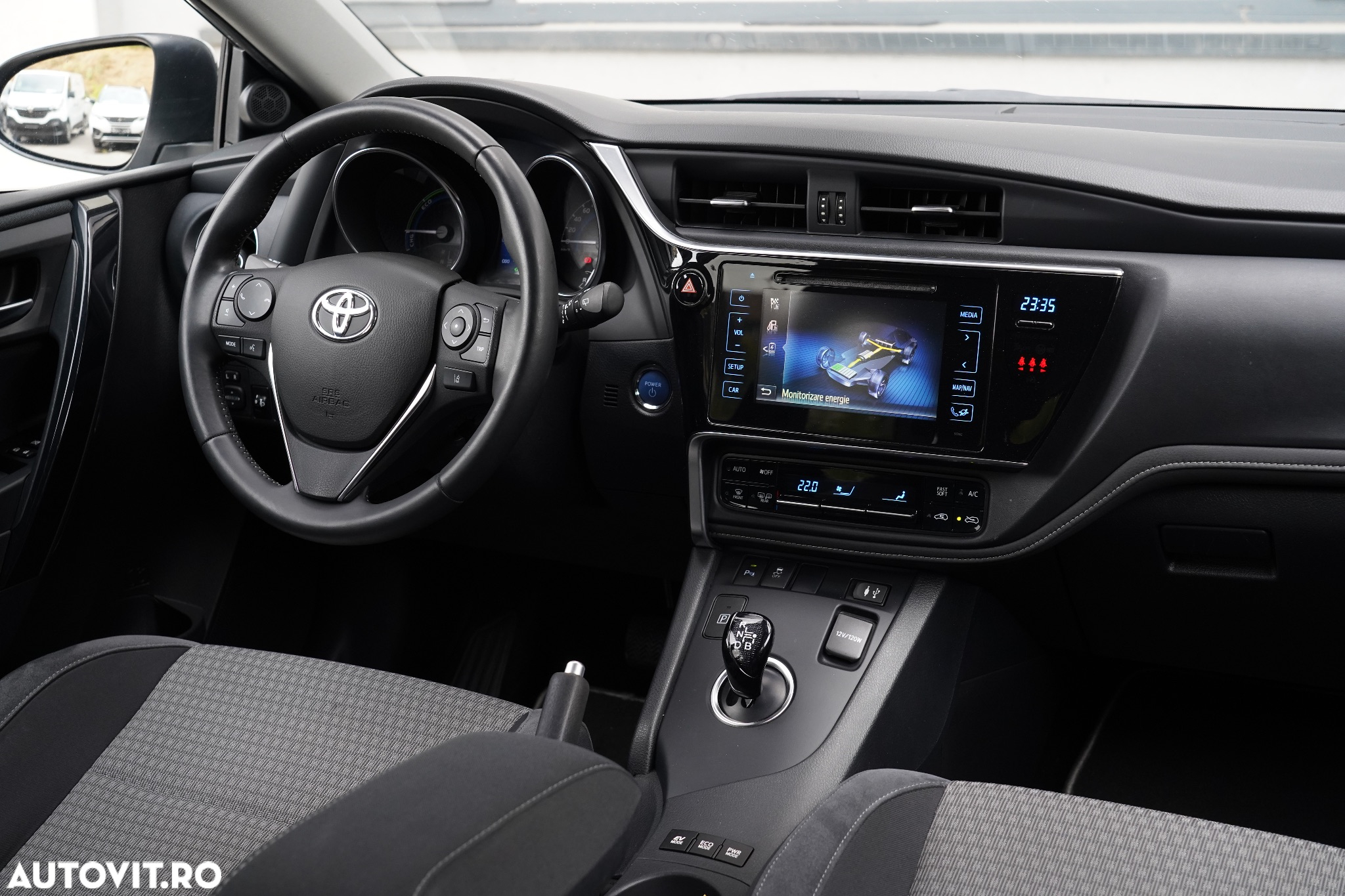 Toyota Auris 1.8 L VVT-i Hybrid Sol - 11