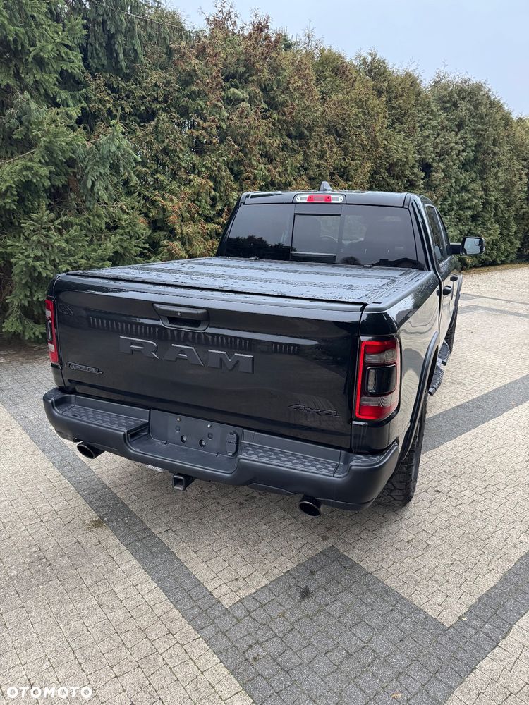 Dodge RAM - 12