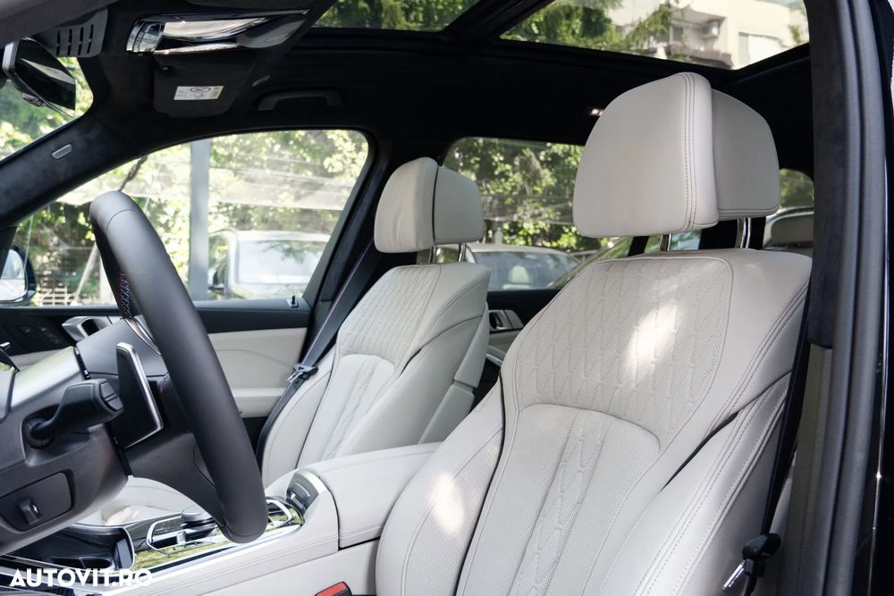 BMW X7 M60i xDrive AT MHEV - 10