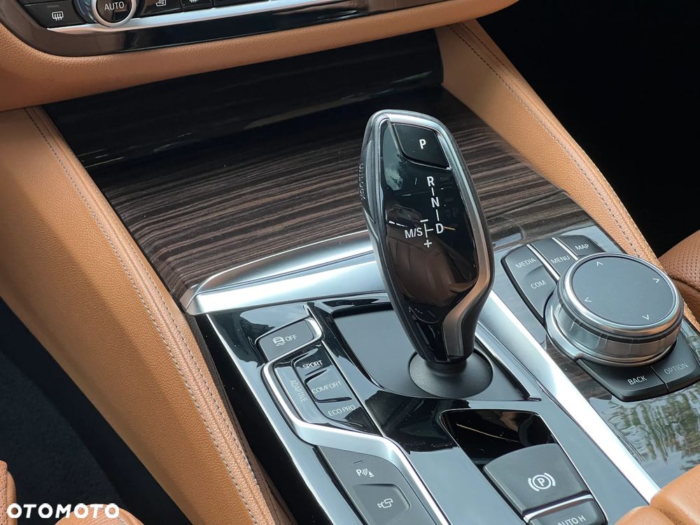 BMW Seria 5 530i xDrive M Sport sport - 27