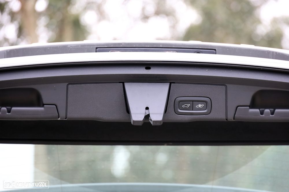 Volvo XC 60 2.0 D4 Inscription AWD Geartronic - 5