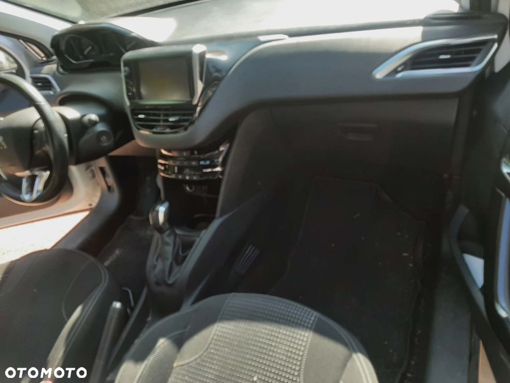 Peugeot 208 PureTech 110 Stop & Start Allure - 9